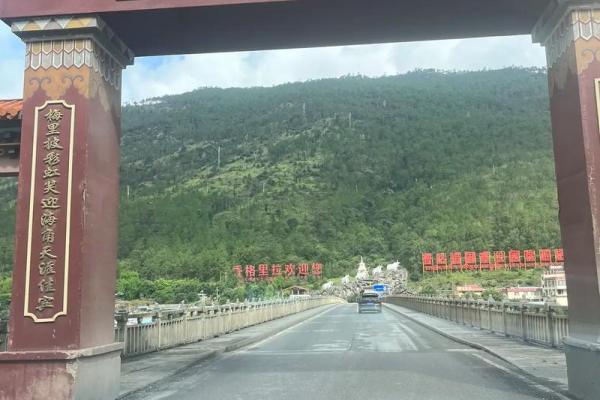 皈命佛号：念佛之道，心灵的归宿与宁静