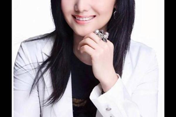 1998年出生的女性，命中注定的光芒与挑战