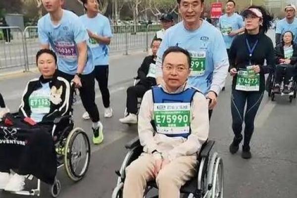 女儿身男儿命：跨越性别的羁绊与灵魂的自由