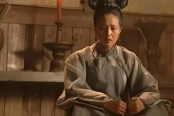 手握莲花，命运之花盛开，人生的华丽转身