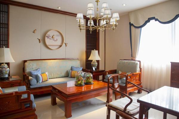 金命客厅装修：如何选择合适的颜色提升家居运势