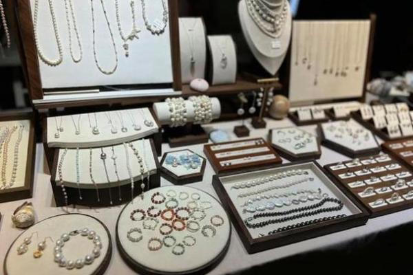 咖啡续命：在忙碌生活中的一杯温暖的陪伴