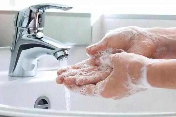 保护双手：如何避免常见手部伤害与治疗方法