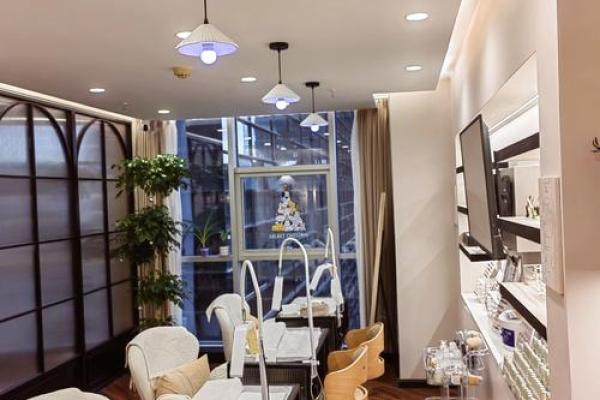 指甲长度与命运：揭示女人性格与运势的秘密