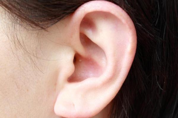 耳朵小的命格解析：听听你的命运或藏着什么秘密！