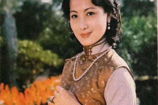 丈夫去世后的女子命运：她们的坚韧与重建