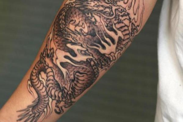 命主金的人适合纹什么样的纹身？探索个人风格与深层意义