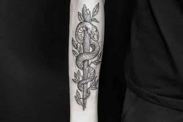 命主金的人适合纹什么样的纹身？探索个人风格与深层意义