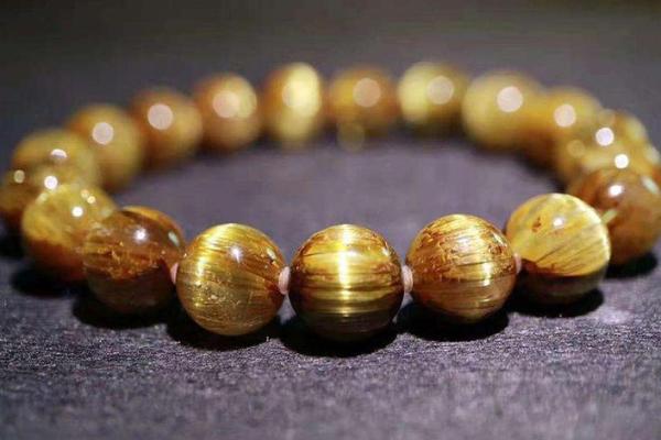 1976年土命人士佩戴福气与旺运的首选饰品分析 1976年土命人士佩戴福气与旺运的首选饰品分析