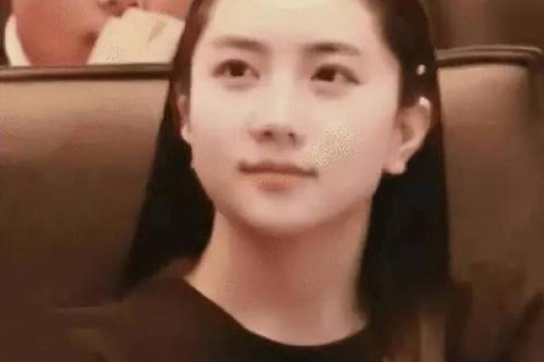 揭秘富贵命格女性:她们的气质与成功之道 揭秘富贵命格女性:她们的气质与成功之道