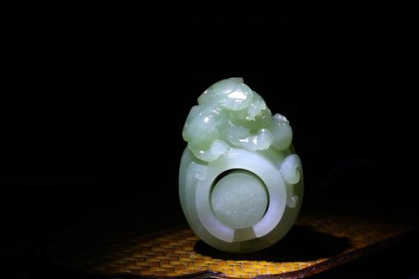 大林木命人士佩戴什么玉最为合适？探秘吉祥之物的力量与意义