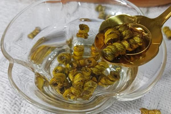 土猪命人士的幸运颜色与生活秘诀探寻