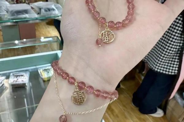 金箔金命的独特魅力：适合佩戴的首饰揭秘