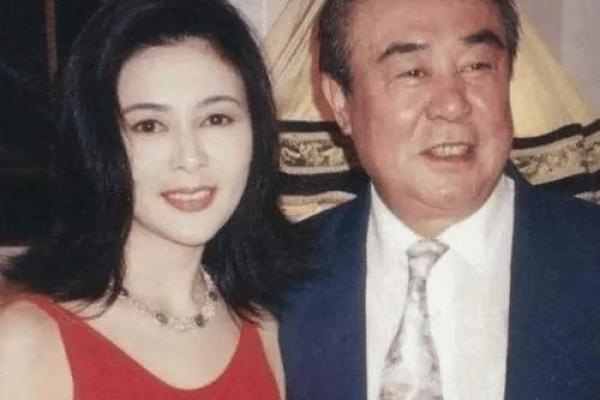 关之琳：风华绝代命格之女，演绎人生的传奇与智慧