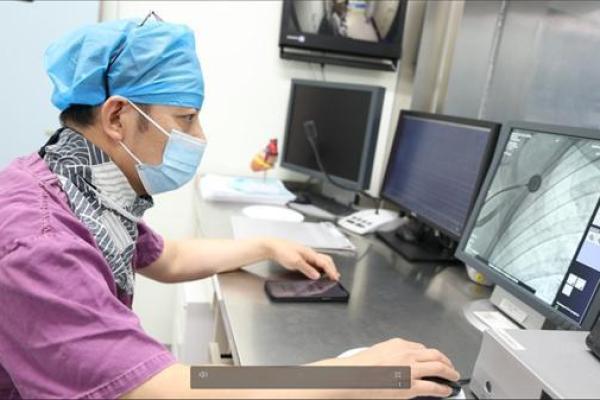 医生搏命之心：无私奉献与生命的坚守之路