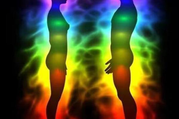 颜良命盘与星石的神秘结合，探寻内心的力量与智慧