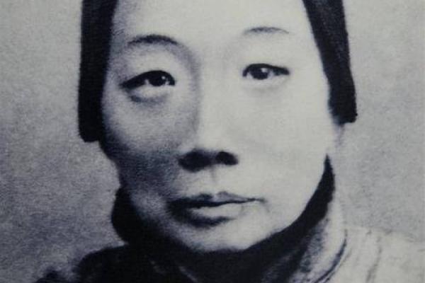 女人命中无官库的深层寓意与生活解析