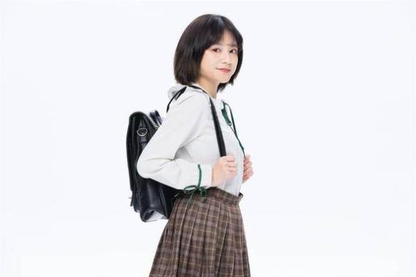 女命如何吸引桃花运，教你赢得男人的心！