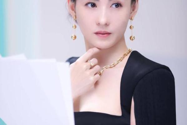 张柏芝的命格揭秘：她命运背后的天赋与挑战