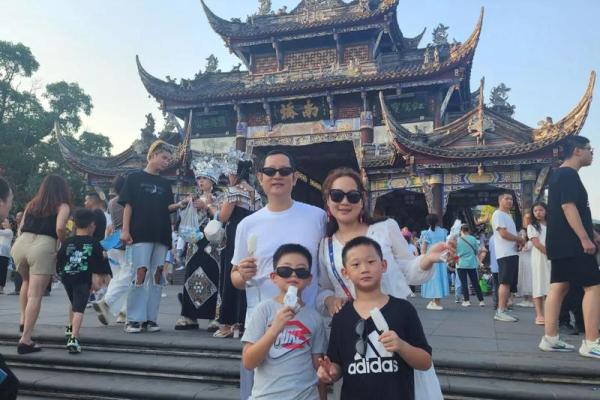 2023年14岁少年命运解析：探寻未来之路和心灵成长