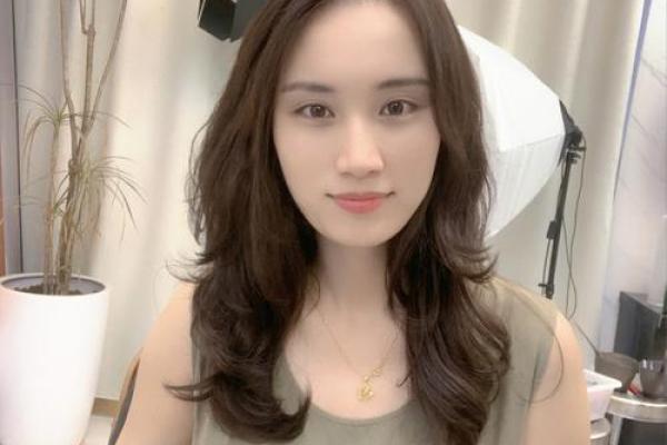 金命女生的发型选择：如何搭配出最佳气质与魅力？