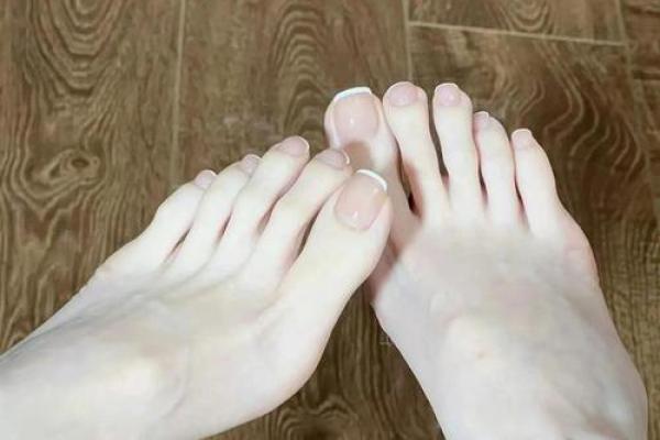 探索不同脚型与命运的奥秘：让我们一起揭开脚的秘密！