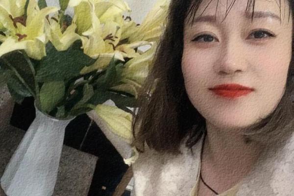 自幼丧母：命运的转折与重生之路，如何找到内心的阳光