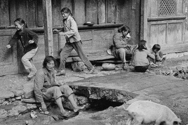 1980年：激情与变革的时代印记，回望社会变迁的精彩瞬间