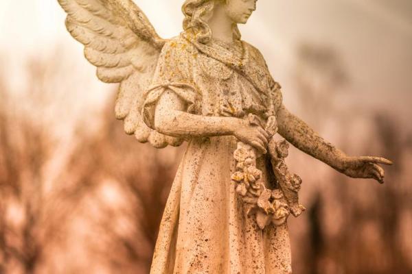 女人豁牙露齿：她们的命运与性格之谜