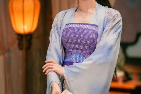 从小姐到丫头，命运如何掌控与转变？