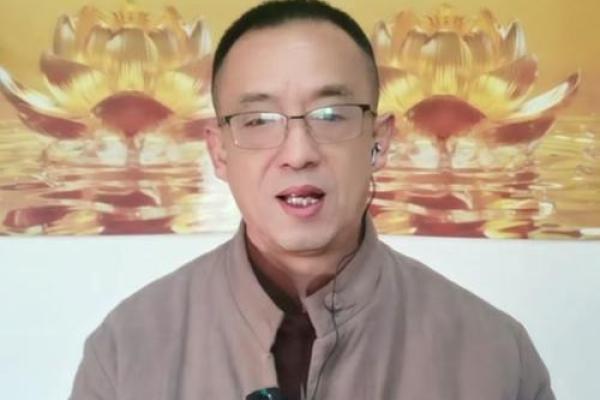属狗29岁时的命理解析：如何找到属于你的幸运方向？