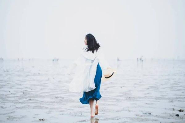 揭秘：这样的女人在命运舞台上的精彩表现与内在特质！