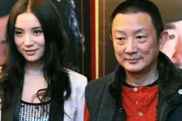 解读命格：为何这些女性在感情中总是波折不断？