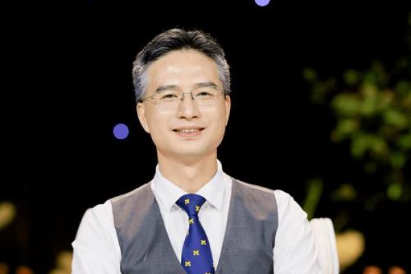 山下火命：燃烧梦想的行业选择与人生方向
