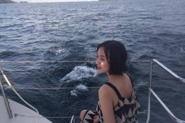 属猪女孩的命运：快乐与挑战并存的人生之旅