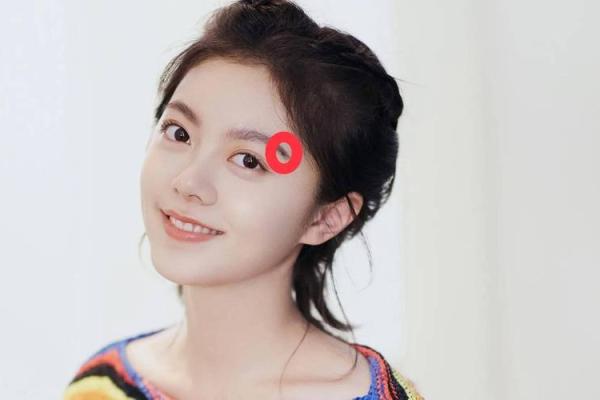 女人没眉毛的命运解析，揭示生活中的潜在影响与破解之道！