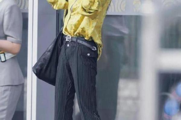 肩膀宽广,命格与性格的深度解析:你身上的秘密能揭示什么? 肩膀宽广,命格与性格的深度解析:你身上的秘密能揭示什么?