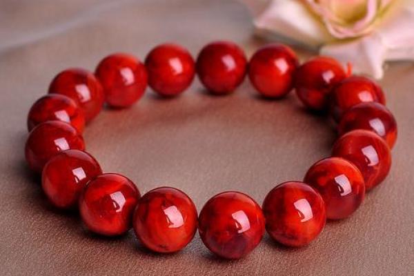 根据木命带什么颜色玛瑙？提升运势的秘密揭晓！