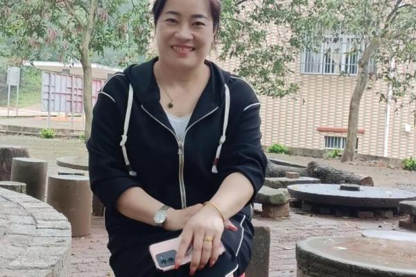 过分爱笑的我：笑声中的幸福与烦恼