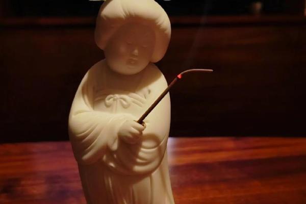 运用生日算卦揭示命运之谜：探索你的生命轨迹与潜在潜能