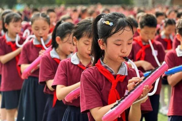 2014年一月出生的孩子命运解析：未来充满希望与挑战！