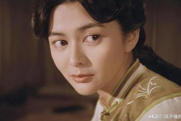 泉水命:流动的生命力与灵动的智慧 泉水命:流动的生命力与灵动的智慧