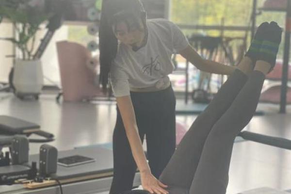 身材曲线与命运：探寻体态之美的背后故事