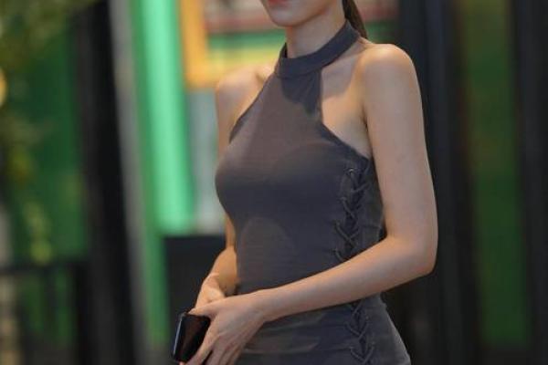 身材曲线与命运：探寻体态之美的背后故事