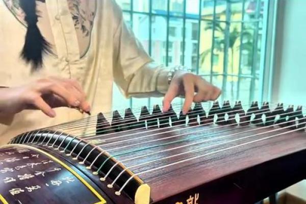 命中注定的缘分：恋人之间的深刻意义与感人故事