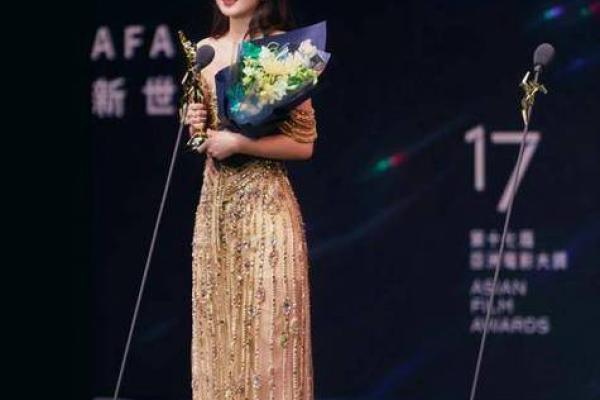 巩俐的命格解读：如何在璀璨星光中成就自己的传奇人生