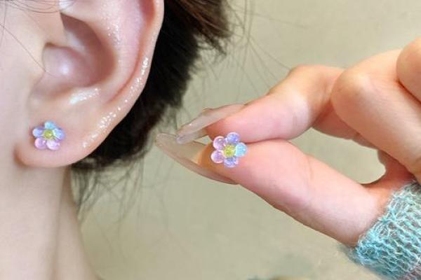 城墙土命女孩的命理秘密:适合佩戴的幸运饰品与物品推荐 城墙土命女孩的命理秘密:适合佩戴的幸运饰品与物品推荐