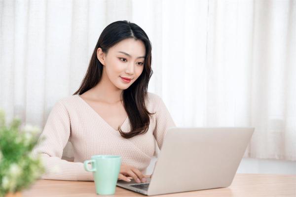 上嘴唇上翘的秘密：揭示命运与性格的奥秘