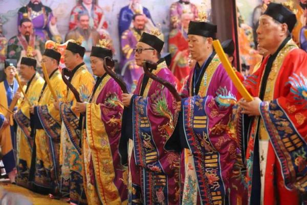 道士命的人要戒什么：探讨道教文化与生活智慧