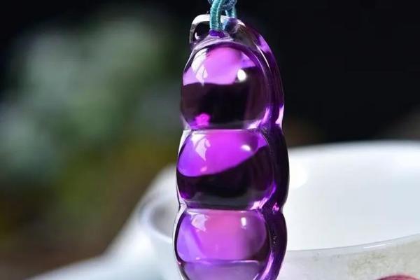 金水命招财水晶：助你财富滚滚而来！